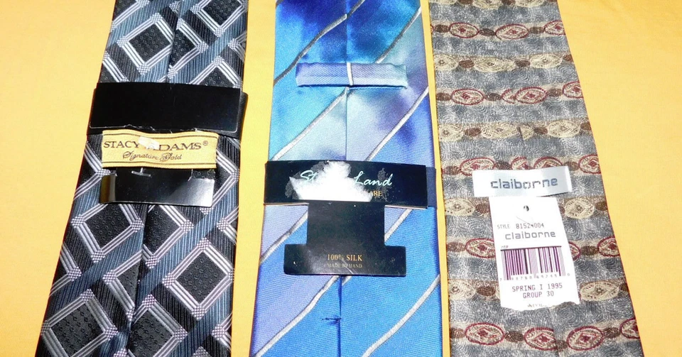 LOTE DE 3 CORBATAS DE DISEÑO NUEVAS CON ETIQUETAS - CLAIBORNE, STEVEN LAND, STACY ADAMS. Foto 2 de 2