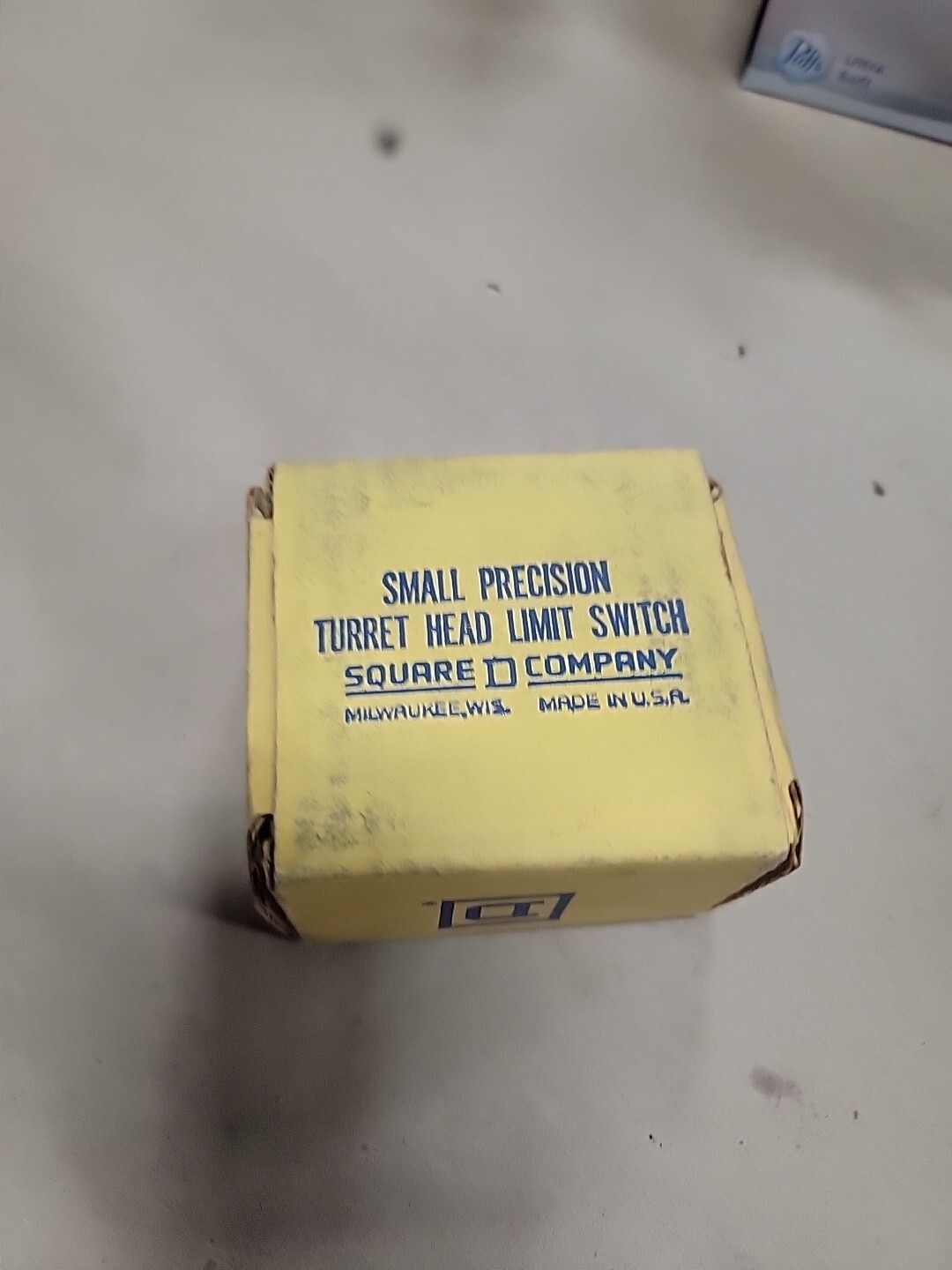 Square D Limit Switch Class 9007 Type B52A Small Precision Turret Head 