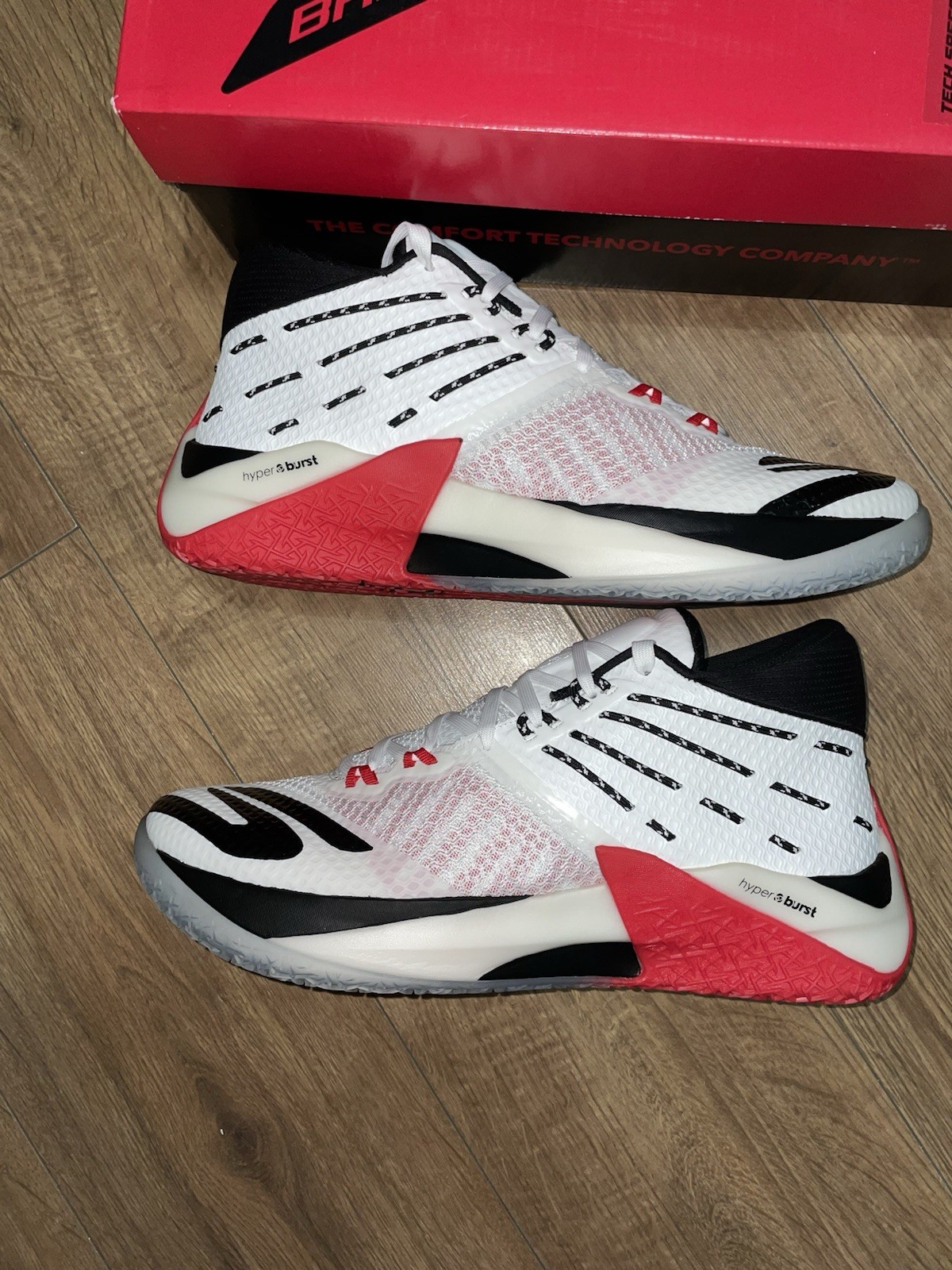 Skechers Size 16 uk  white black  Brand New eu 51 trainers Rrp £185 basketball image 3
