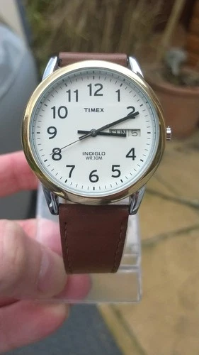 Timex Indiglo Mens Vintage Quartz Watch (press crown and face lights up)