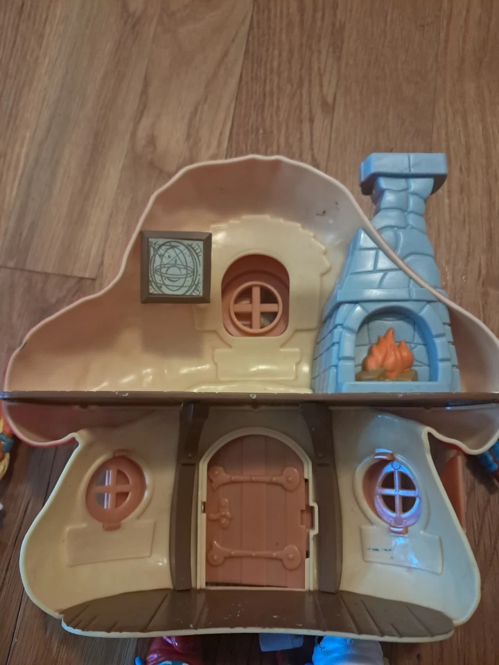 Mcdonalds happy meal toys smurfs- Papa, 2 Handy, Smurfette & House! - Image 2 of 4