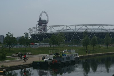 Photo 6x4 View of the Olympic Stadium and Arcelo-Mittal Orbit from the Ri c2016