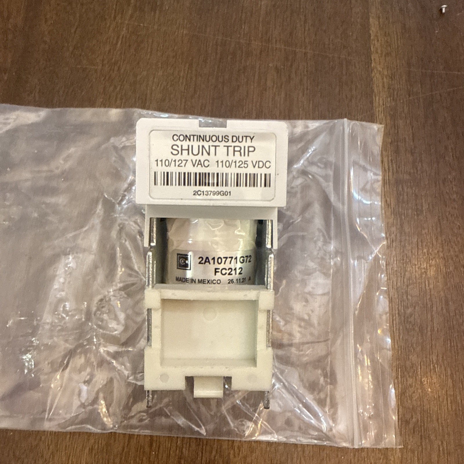 EATON CUTLER HAMMER 110/127 VAC 110/125VDC Shunt Trip 2c13799g01 new