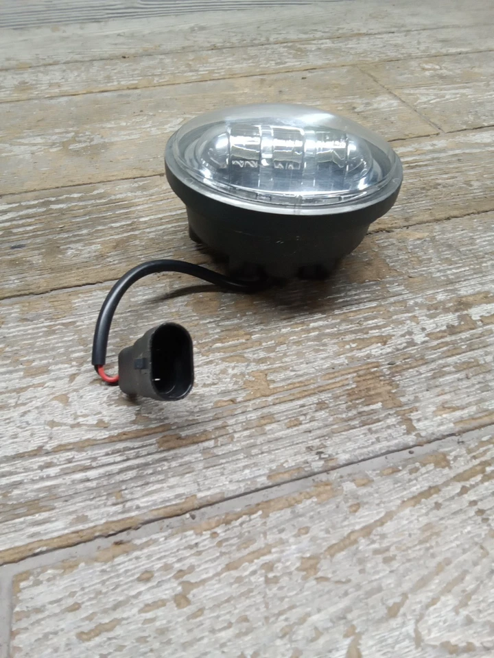 2010 Triumph Thunderbird 1700 头灯雾灯前灯  — 第 2/4 张图片