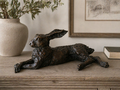 Bronze Hase lebensgroß groß Garten Hase ruhender Hase Skulptur Statue Figur