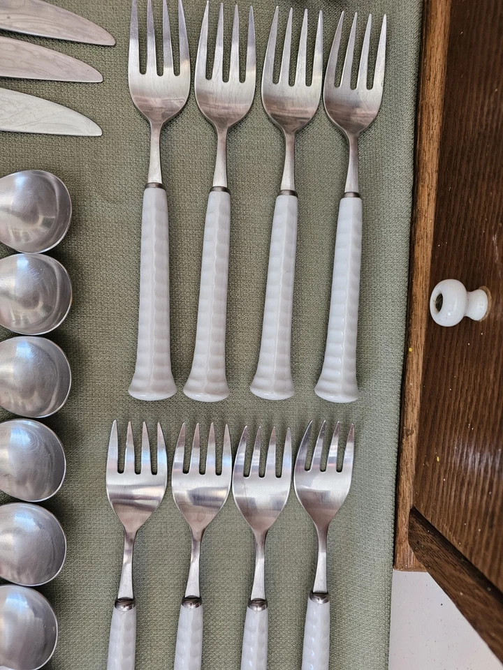 Vintage NORITAKE Japan 18-8 White Porcelain Handle 40 Piece Flat/Silverware Set - Image 4 of 4