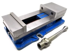 NICE! KURT ANGLOCK 6" MILLING MACHINE VISE w/ JAWS & HANDLE - #D688