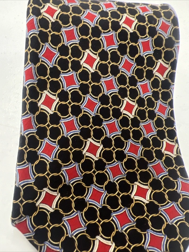 Corbata de cuello de seda con cerraduras geométricas negras y rojas Bally para hombre $225 Foto 3 de 4