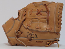 LH Child's Wilson A2270 Richie Zisk Snap Action Baseball Glove Grip-Tite Pocket