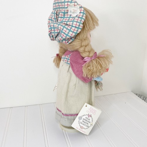 Precious Moments Musical Doll With Stand Let It Snow Christmas tune 1988 girl - Picture 3 of 7