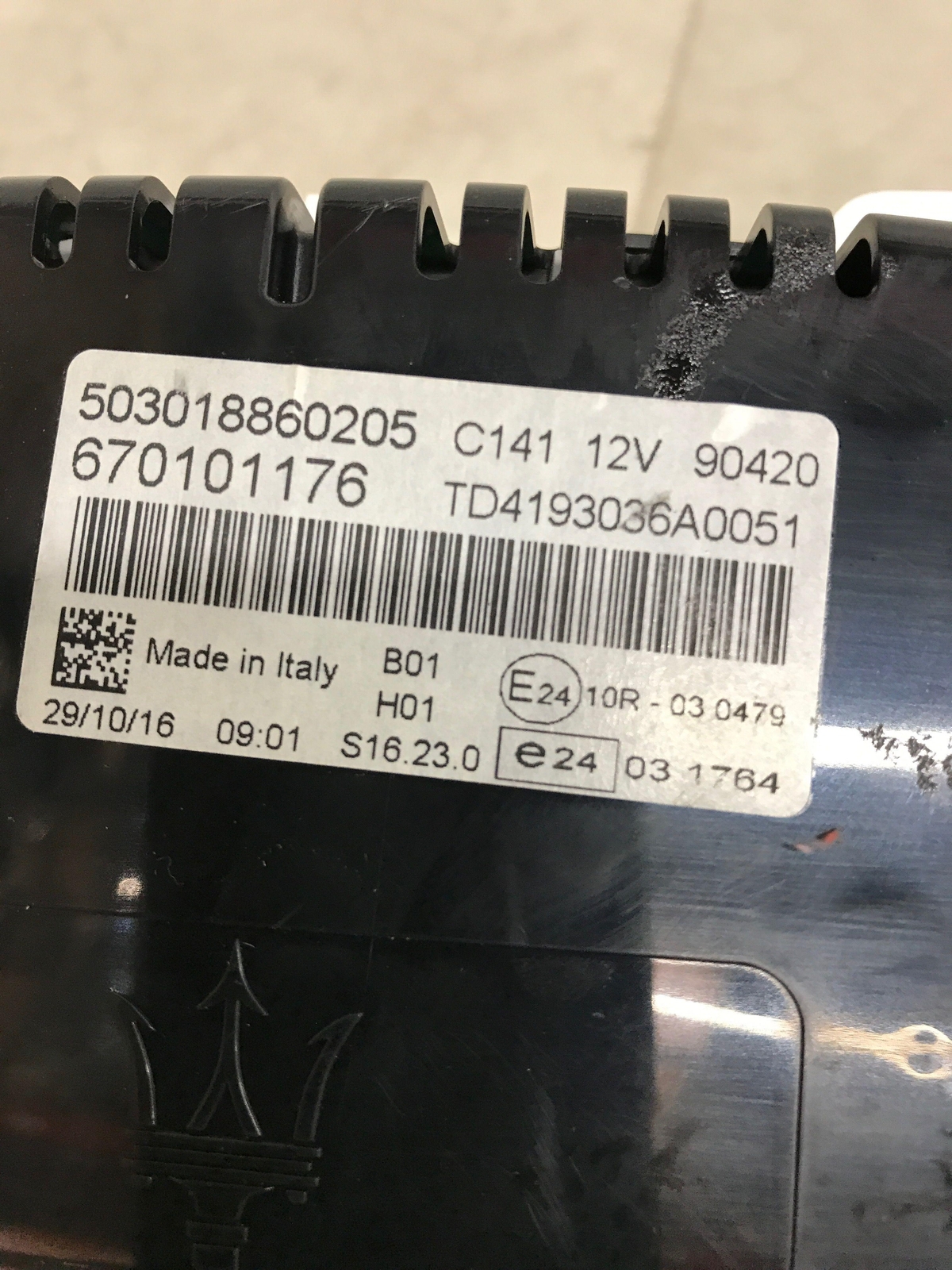 2017 - 2022 MASERATI LEVANTE OEM MPH SPEEDOMETER GAUGE CLUSTER 670101176