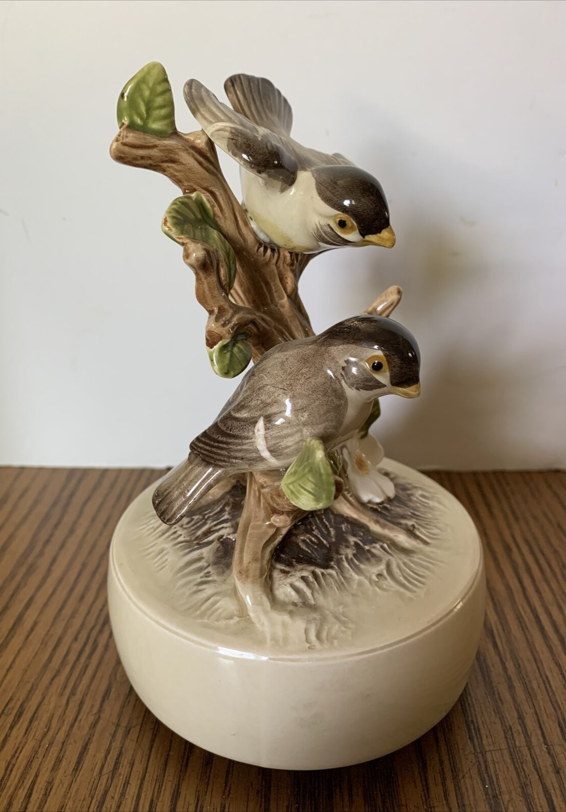 Otagiri Birds Dogwood Figure Musical Rotating Box 1979 Plays Sing a