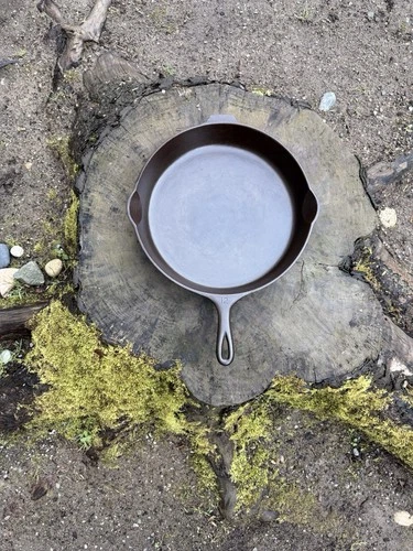 Vintage Wagner Ware Cast Iron No.12 Skillet 1062