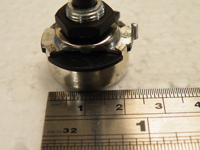 Potenziometro Audio Iskra 2,2K Ohm 25mm Logaritmico – New Old Stock CQ17
