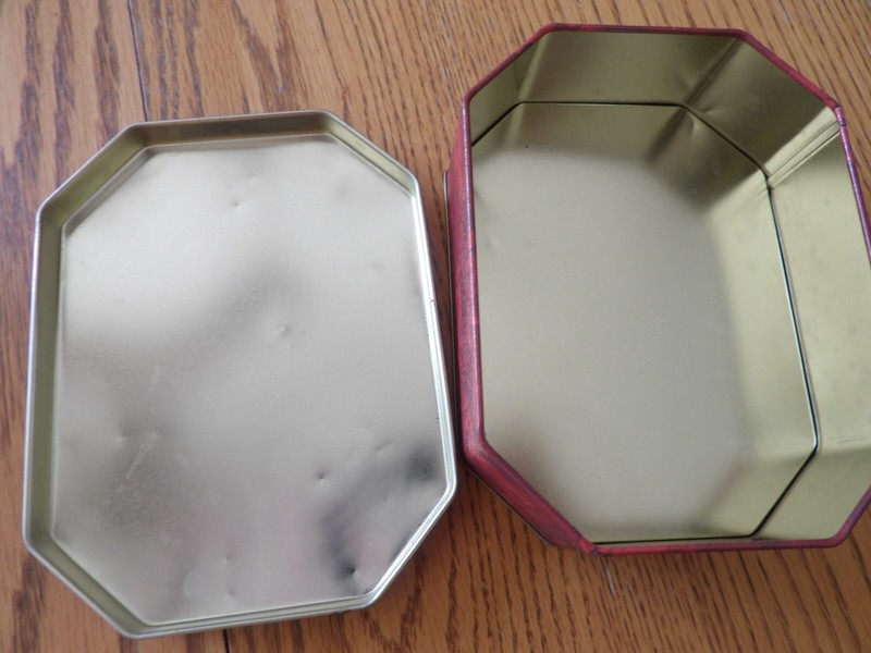 octagonal Christmas tin 6" x 4.5" x 2"