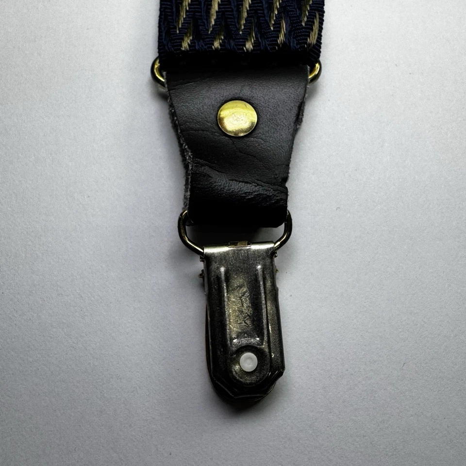 Pelican EE. UU. Tirantes Clip En Azul Oscuro con Patrón Bronceado Ajustable Clips Dorados  Foto 4 de 4