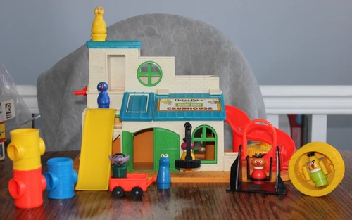 Vintage 70's Fisher Price Little People #937 Play Family SESAME STREET CLUBHOUSE