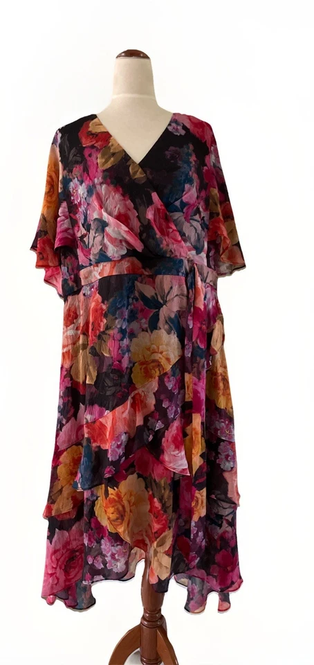 TS TAKING SHAPE Evening Floral Fantasy Maxi Dress Lined in Blooms Print Size 20 - image 4 of 4