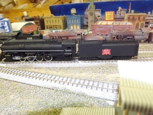 N scale custom STREAMLINE ROCK ISLAND (RI) STEAM 4-8-4 # 5061 - Afbeelding 3 van 6