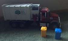Bruder Side Loader Garbage Truck