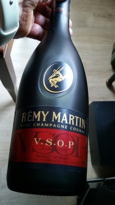 1 Flasche ''Remy Martin VSOP COGNAC'' (40% vol., 0,7 l)