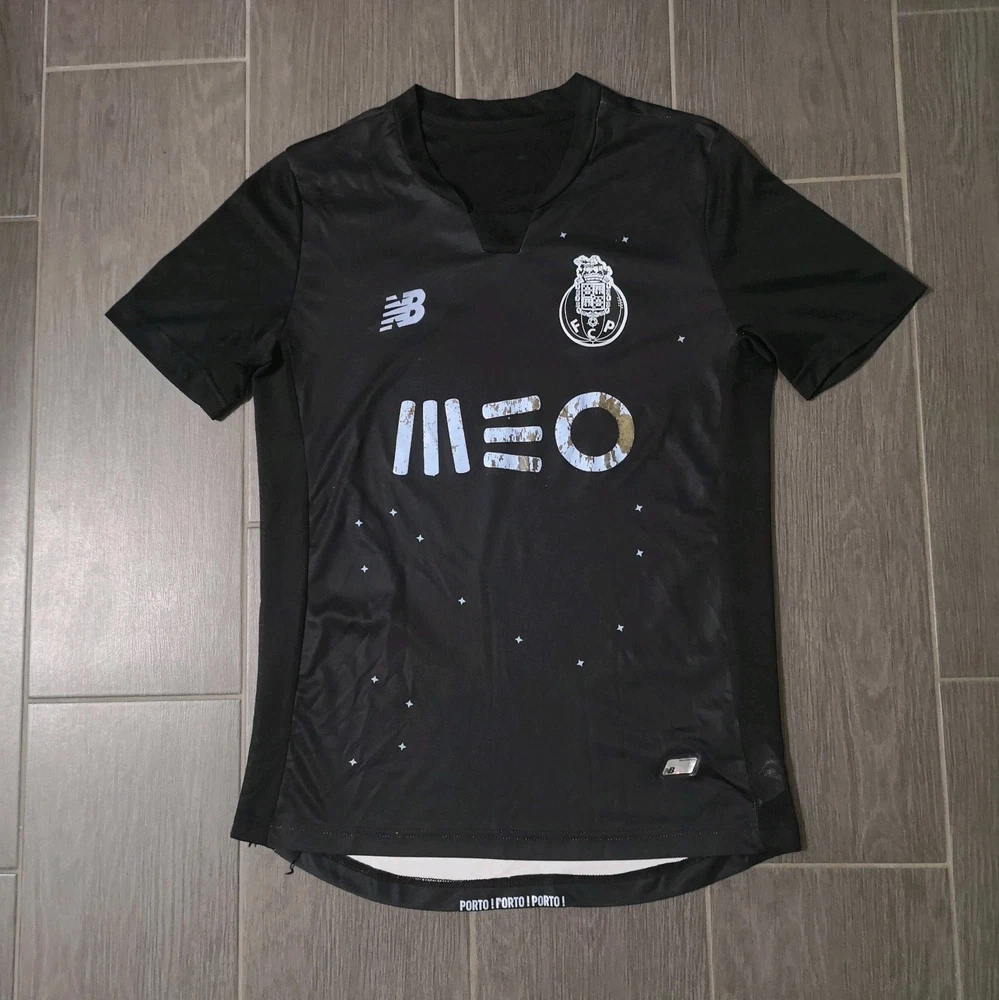 FC Porto Größe: M 2016/17 Auswärts Fußball Streatwear Fans Mode New Balance