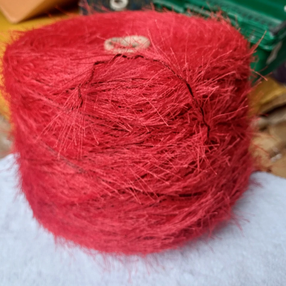 fil a tricoter Sauvage Rouge 1Kg675 - Photo 1/1