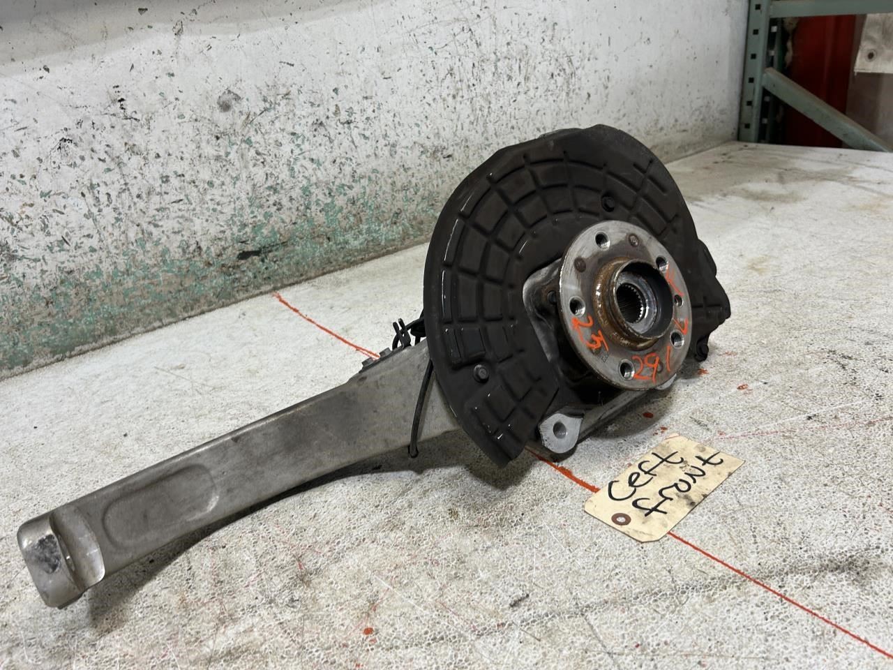 Maserati Levante 2022 FRONT+LEFT Steering knuckle