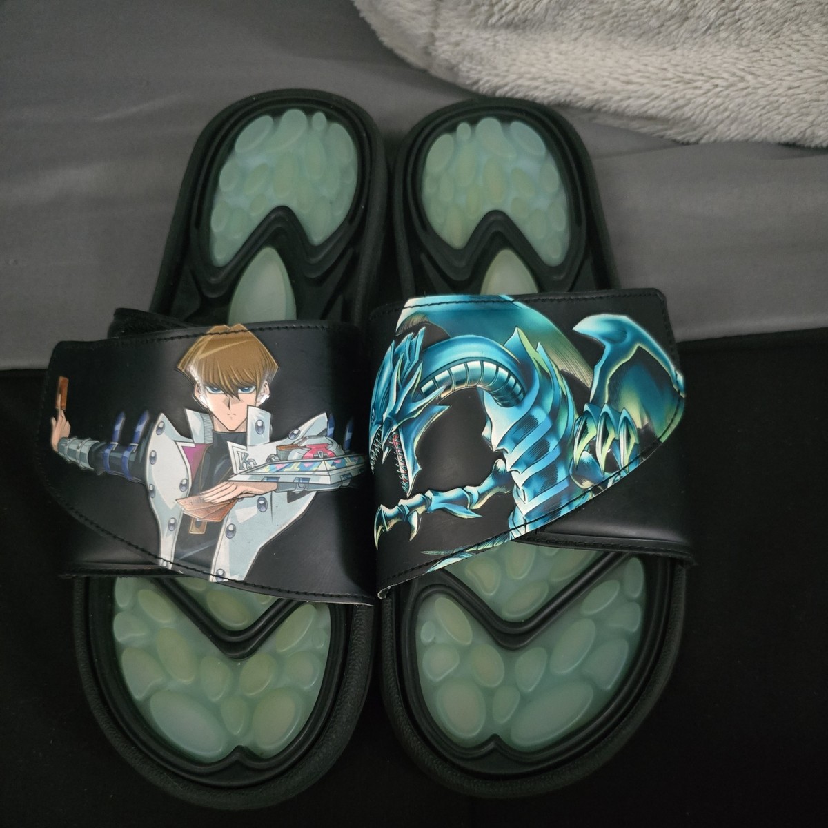 pre-owned Adidas x YU-GI-OH Reptossage Slide ‘Blue Eyes White Dragon Mens - Main Image