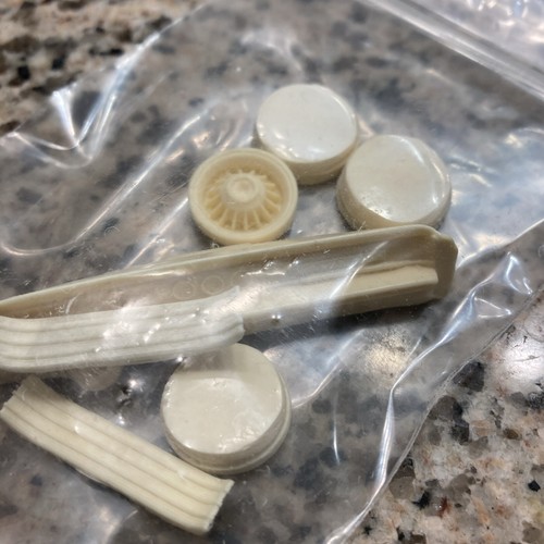 resin body model kits 1964 Pontiac Bonneville as seen - Picture 5 of 8