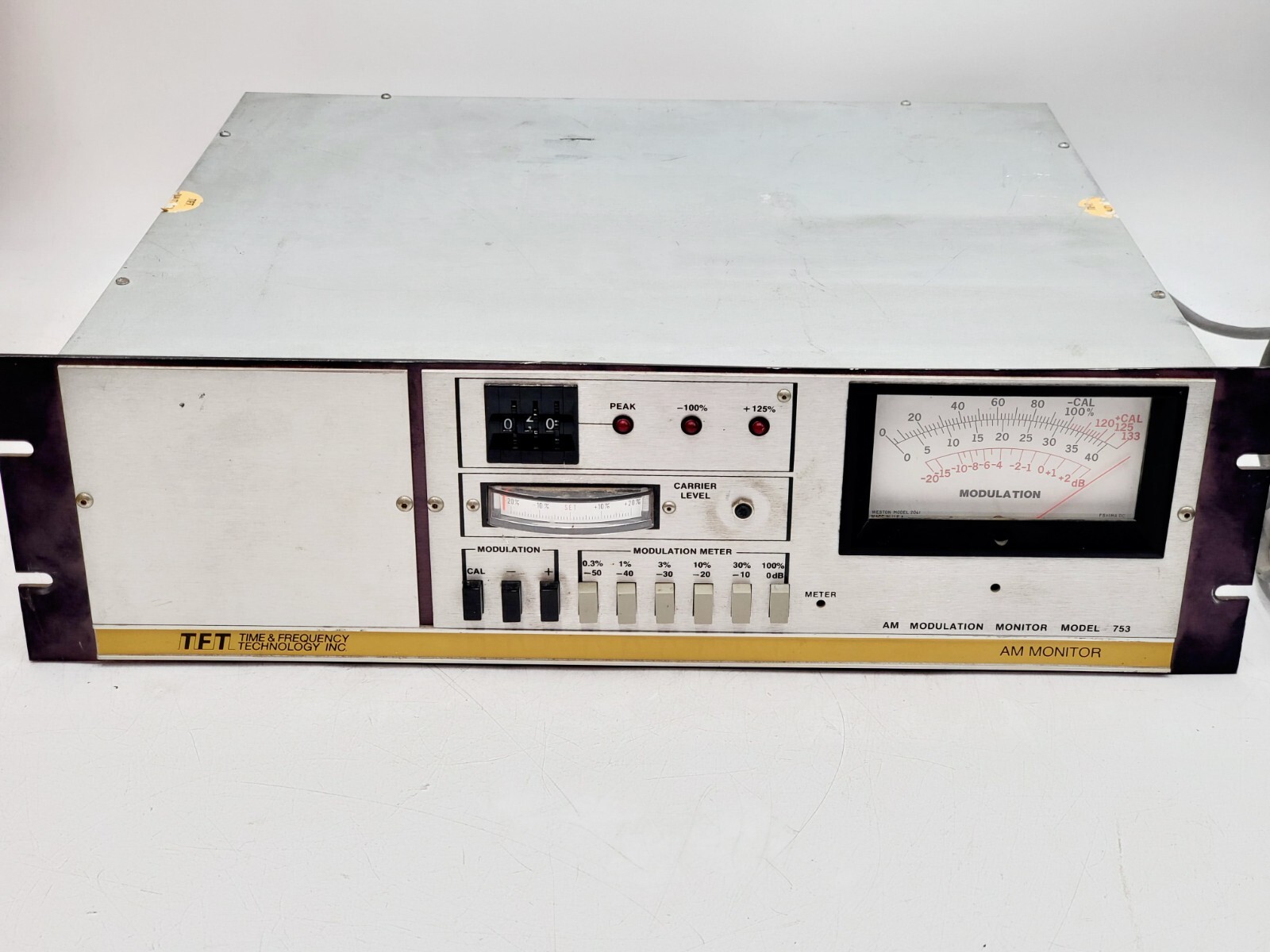Time and Frequency Technology 753 AM Modulation Monitor, Spectrum Monitoring