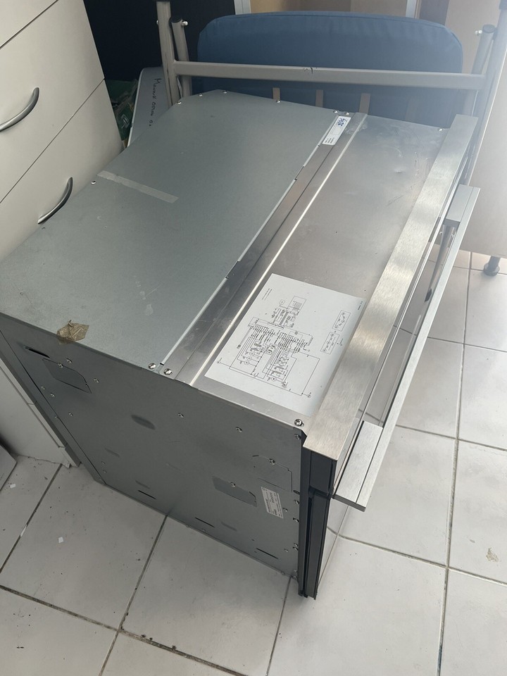 Fisher & Paykel OB30SDPTX1 Minimal Series 30" Electric Single Wall Oven