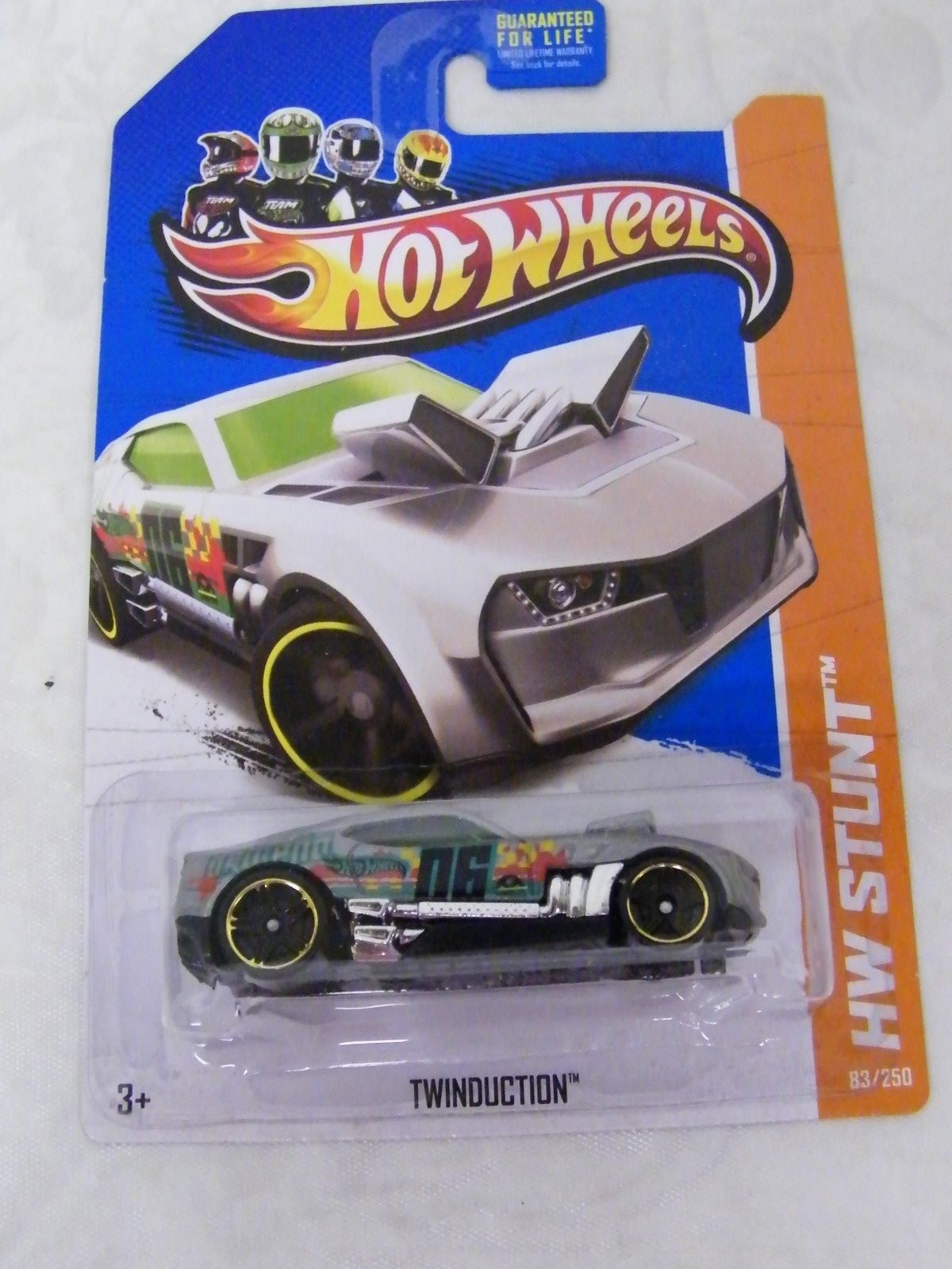 Hot Wheels 2013 Showroom Twinduction