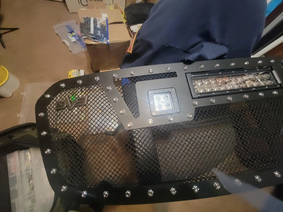 EAG  Mesh Style Truck Grille Black WITH LED LIGHTS 2013-2018 DODGE Ram 1500 Foto 2 de 4