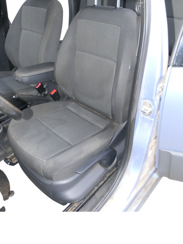 Skoda Fabia Roomster 5J Sitz vorne links Fahrersitz