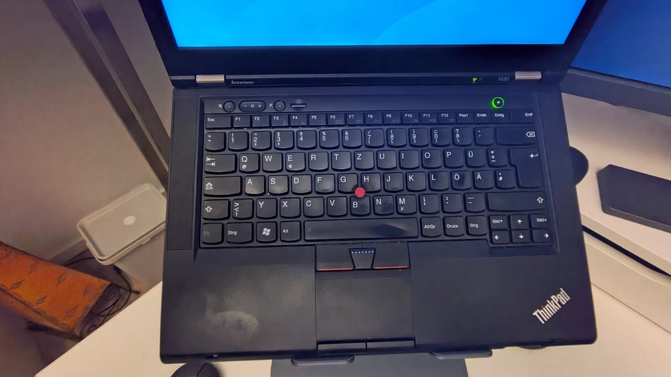 lenovo thinkpad t430 gebraucht mit Debian 13.1 Cinnamon - Bild 2 von 4