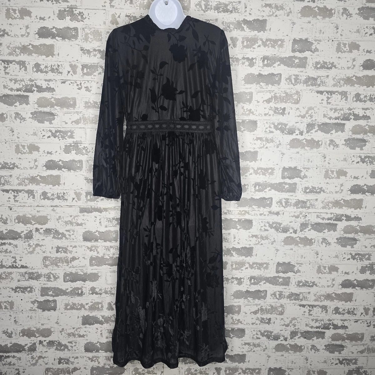 chinese dress ladies Emberlynn Velvet Maxi Dress Wine / L
