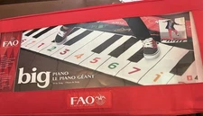 FAO Swartz Big  Piano