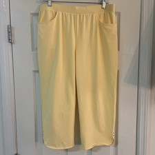 WEEKEND BY CHICOS WOMENS CAPRIS PANTS Pull On Elastic Waistband SIZE 1 US-M