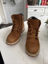 Timberland Men  s Wheat Nubuck 6 Inch Boots Size 6 .5 Men  s