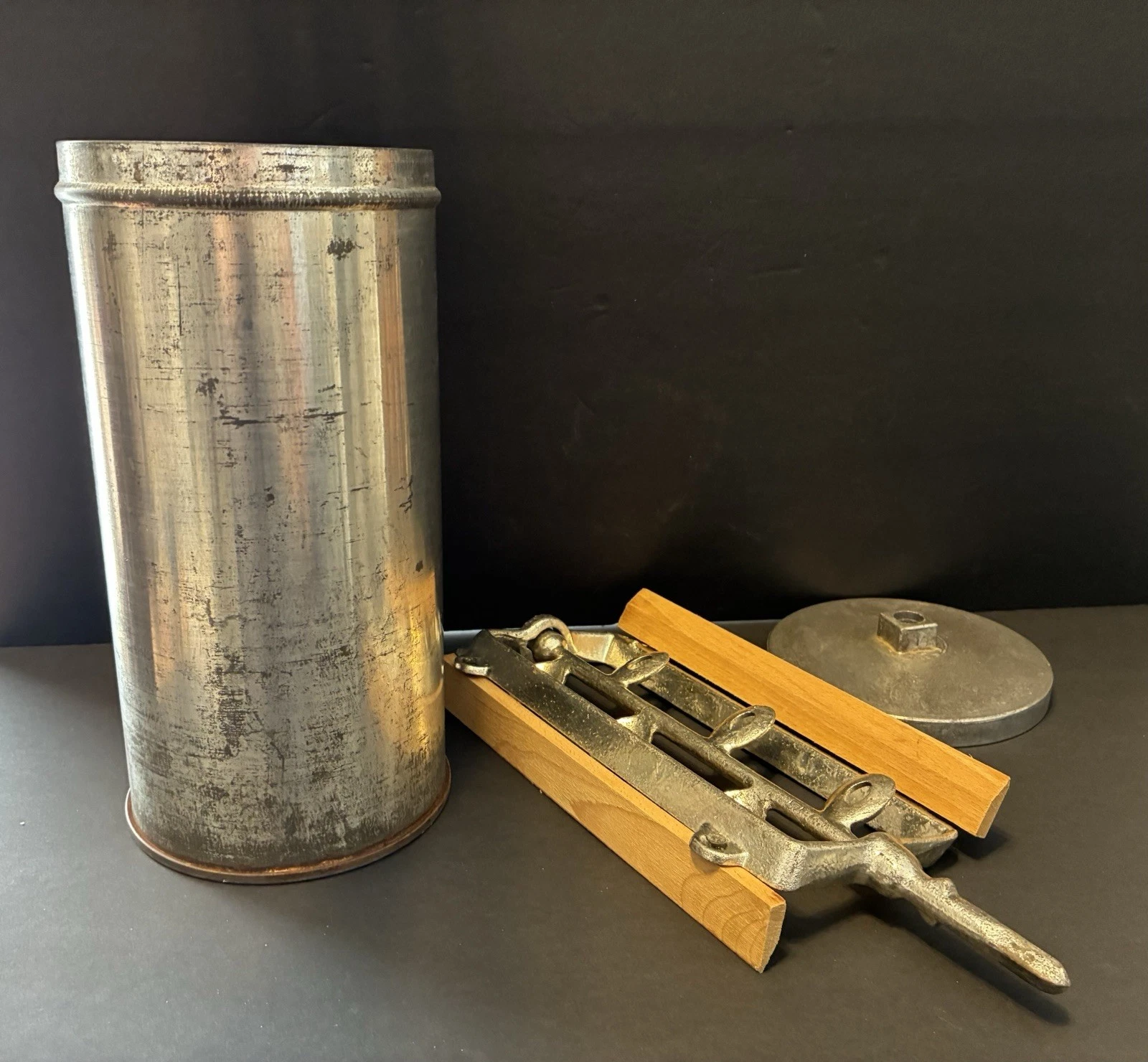 Vintage 4 Quart Ice Cream Freezer Cannister with Paddle and Dasher