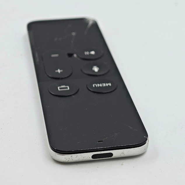 Apple TV Siri Télécommande A1513 - non-Travail, Cracked Écran, Sans Accessoires - Photo 4/4