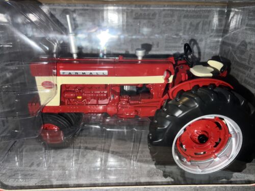 1/16 Scale Farmall 560 Diesel Tractor Narrow Front Prestige Ertl Die-Cast - Picture 2 of 9