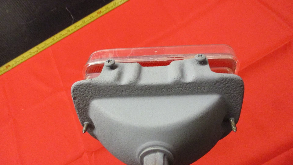 1974-1976 CHRYSLER NEWPORT BACK UP LIGHT ASSEMBLY - Image 4 of 4