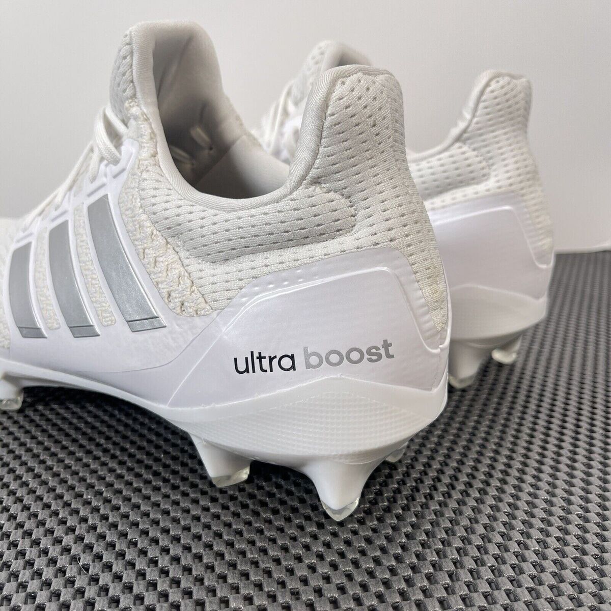ADIDAS ULTRABOOST PE FOOTBALL CLEATS SIZE 14 WHITE SILVER ADIDAS ULTRABOOST PE FOOTBALL CLEATS SIZE 14 WHITE SILVER