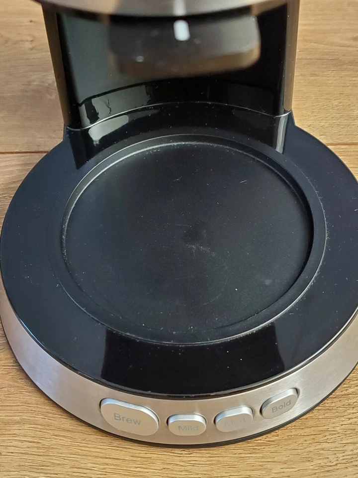 Cuisinart DCB-10 Cold Brew Coffee Maker 7-Cup Automatic Silver Black - Image 4 of 4