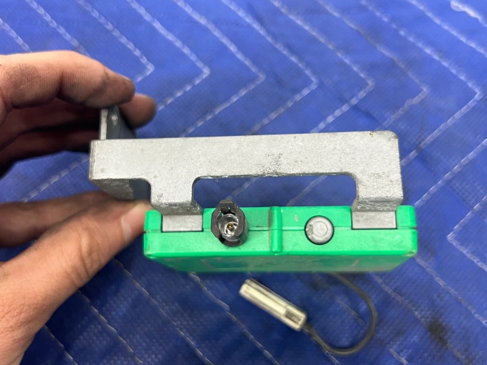 Amplificador de antena de señal de radio Volvo S60R V70R 2005-2007 30679286 OEM #1338EM Foto 4 de 4