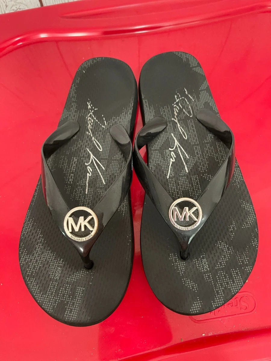 Michael kors shop black flip flops