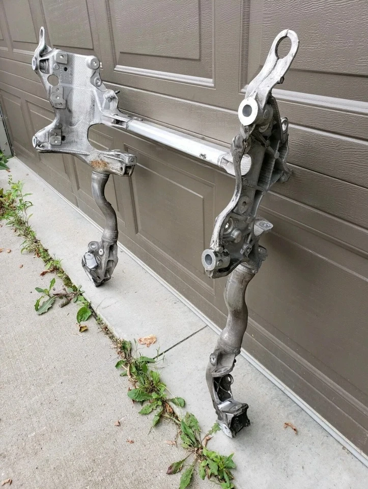 2009-2012 AUDI S4 B8 FRONT SUBFRAME SUB FRAME K-FRAME ENGINE CRADLE CROSSMEMB - Image 3 of 4