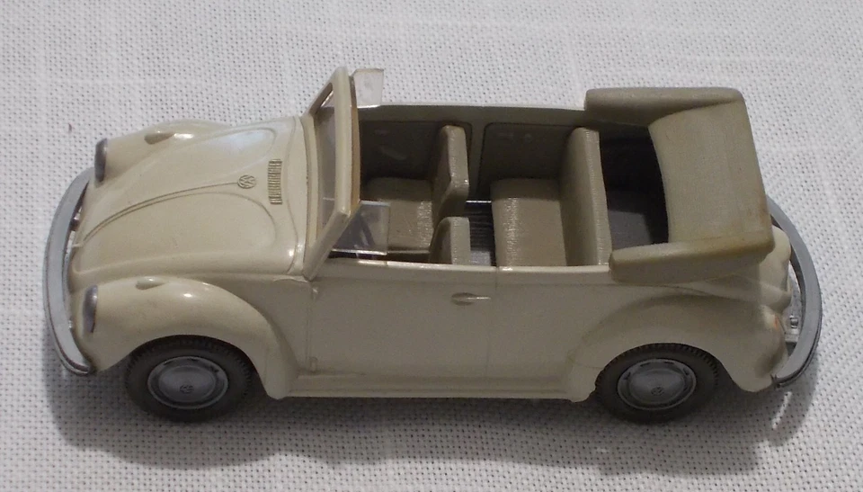 Wiking - Volkswagen Beetle Kafer Cabrio Mod 151 - 1:40 - Crema - Immagine 2 di 4